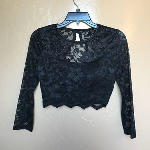 Black Windsor Lace crop top— size 3 NEW